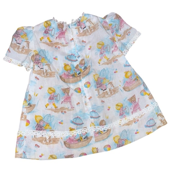 Vintage 70s Baby Dress – Storybook Print, Lace Trim – 18–24 Months - Picture 3 of 4